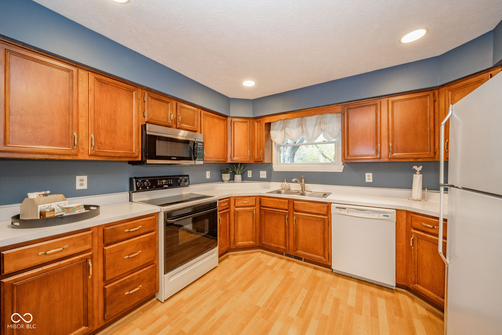 7689 Willow Ridge Fishers, IN 46038 - Photo 15 of 38 Gallery Image 15