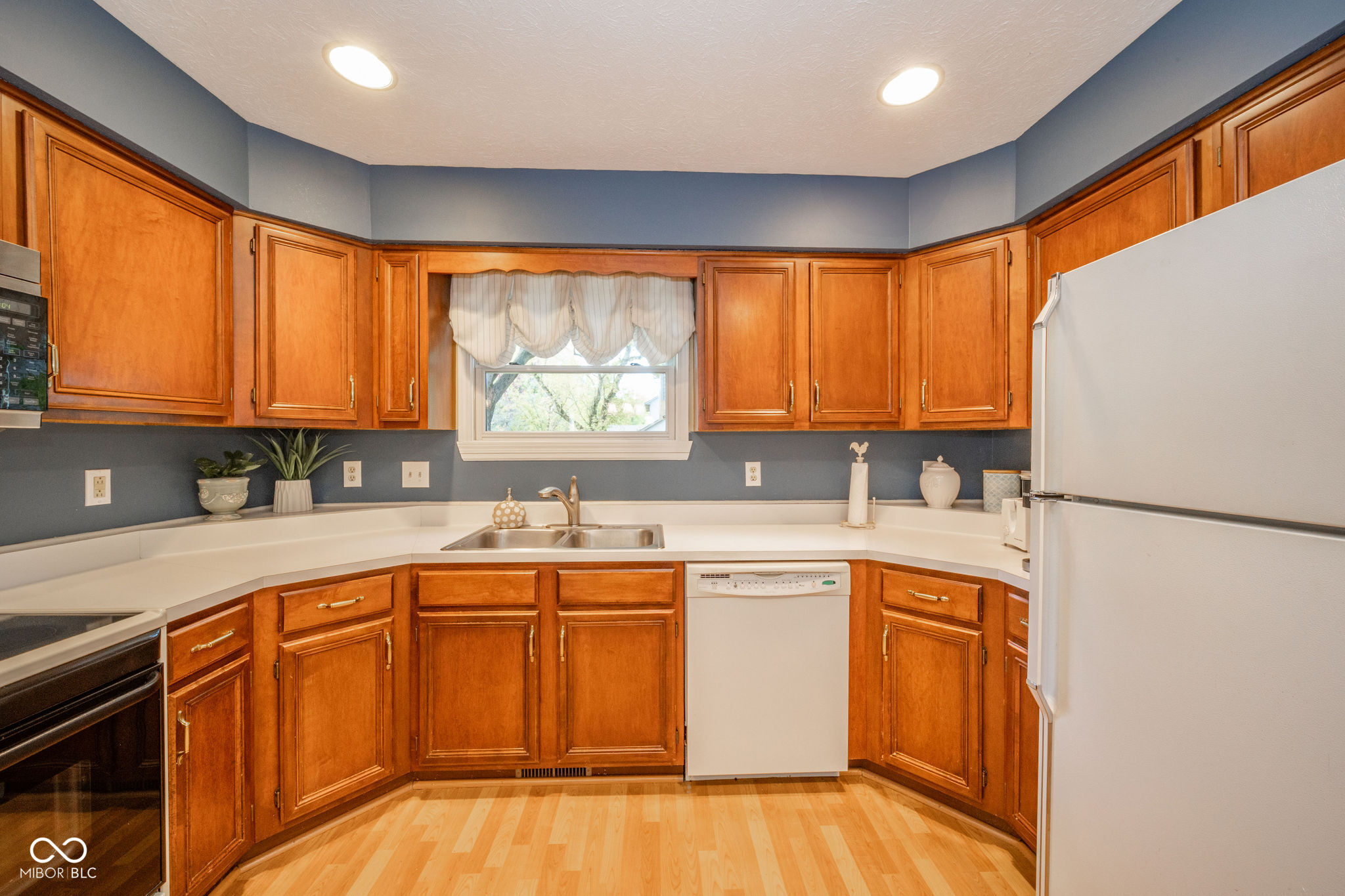 7689 Willow Ridge Fishers, IN 46038 - Photo 16 of 38 Gallery Image 16