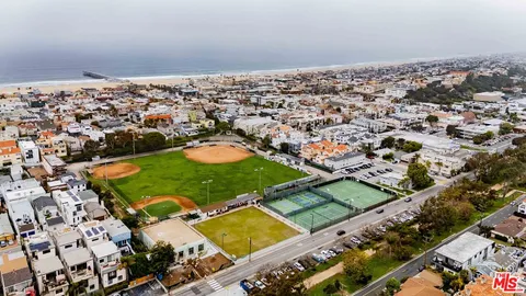 $1,499,999 | 835 8th Street, Hermosa Beach, CA 90254