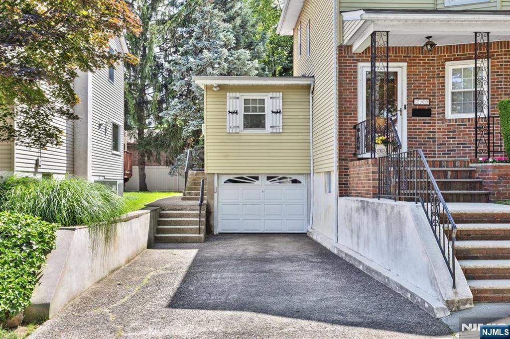 209 Washington Avenue Rutherford, NJ 07070 - Photo 2 of 24