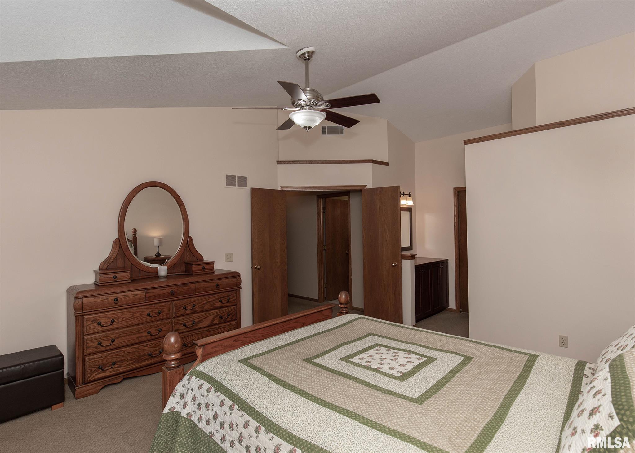 5036 Heatherstone Road Bettendorf, IA 52722 - Photo 17 of 35 Gallery Image 17