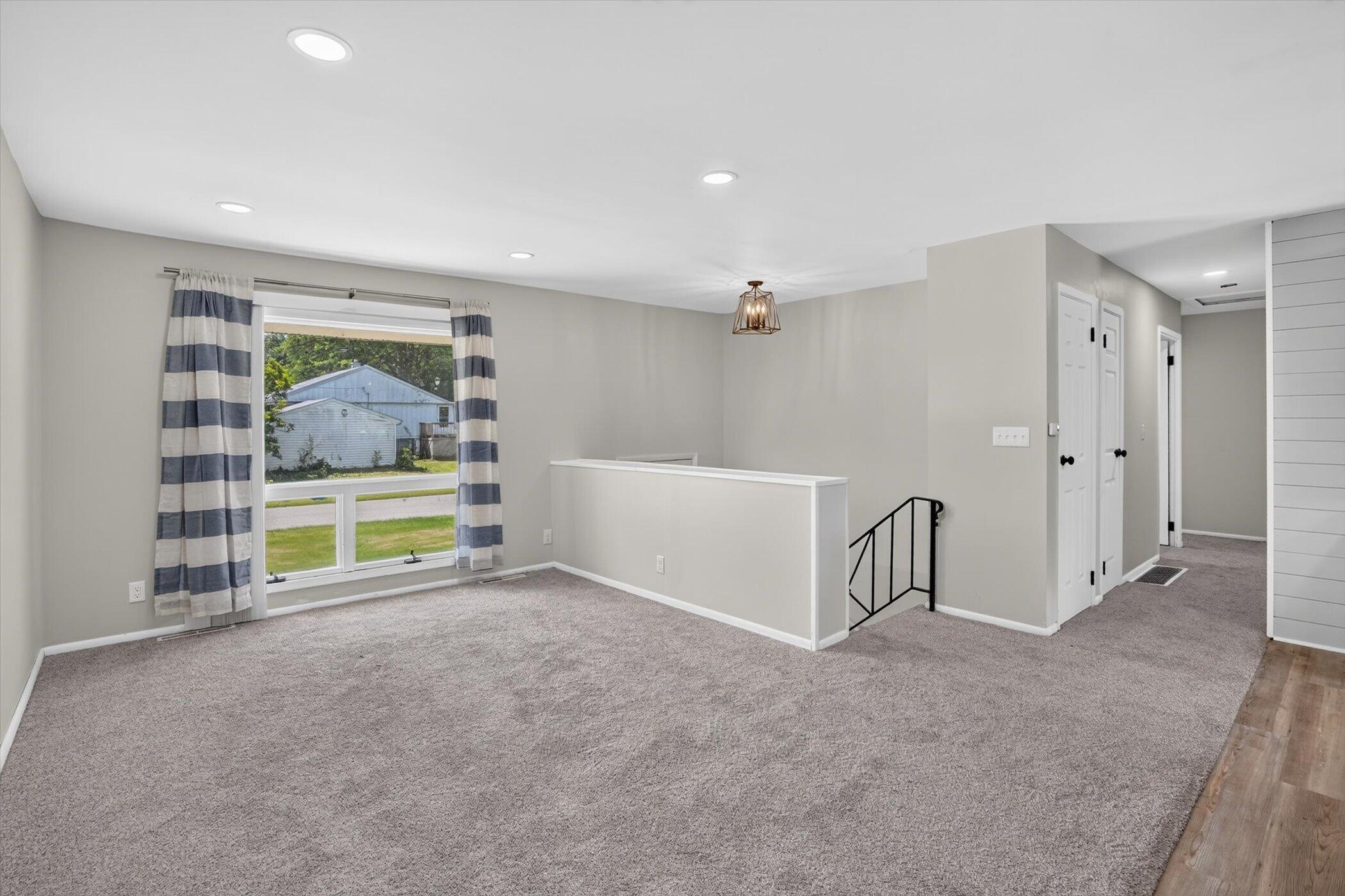 284 Stanford Lane Jackson, MI 49203 - Photo 8 of 39 07-284-Stanford-Ln-Windowstill-Photograp