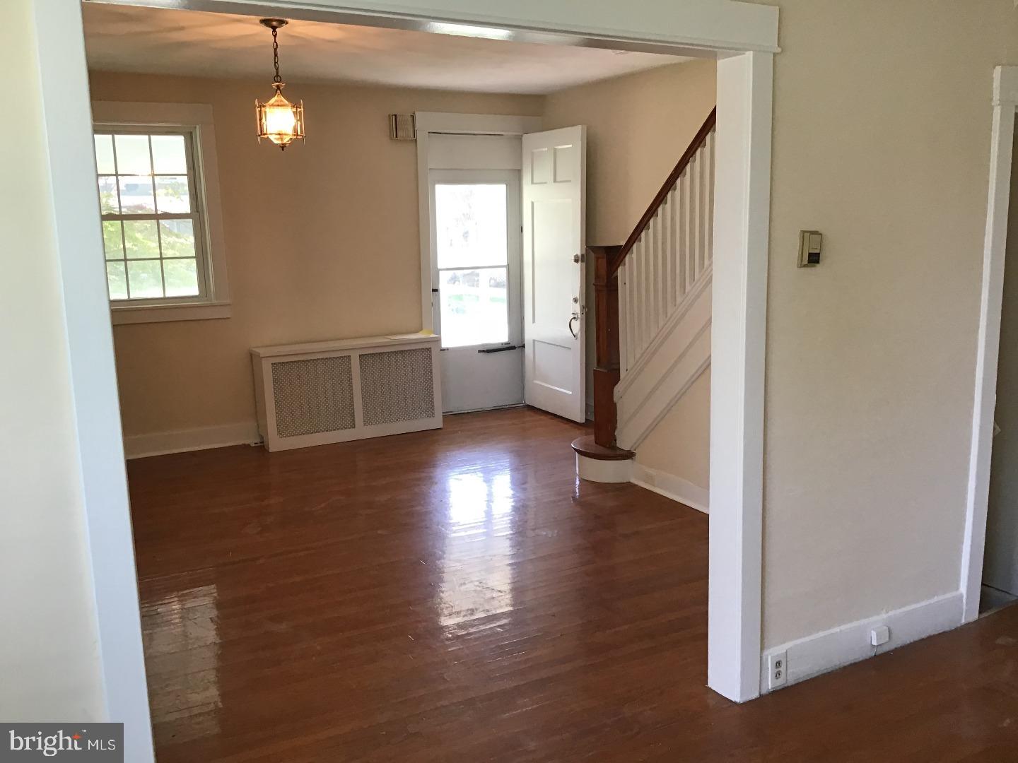 13 West Forestview Road Brookhaven, PA 19015 - Photo 4 of 14 Living Room