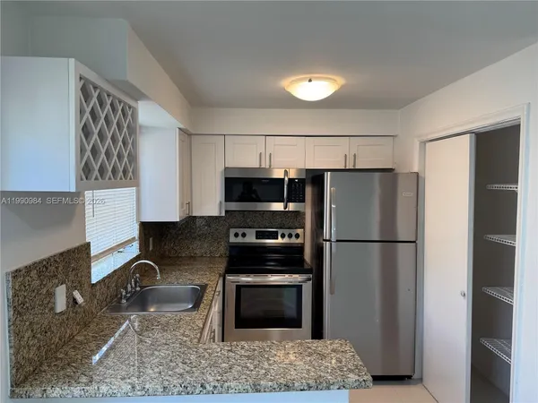 $1,950 | 5211 Southwest 91st Avenue, Unit 2, Cooper City, FL 33328