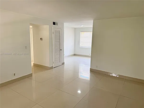 $1,950 | 5211 Southwest 91st Avenue, Unit 2, Cooper City, FL 33328