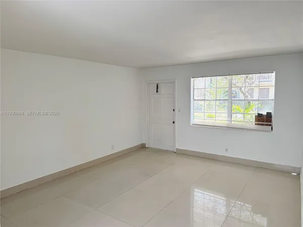 $1,950 | 5211 Southwest 91st Avenue, Unit 2, Cooper City, FL 33328