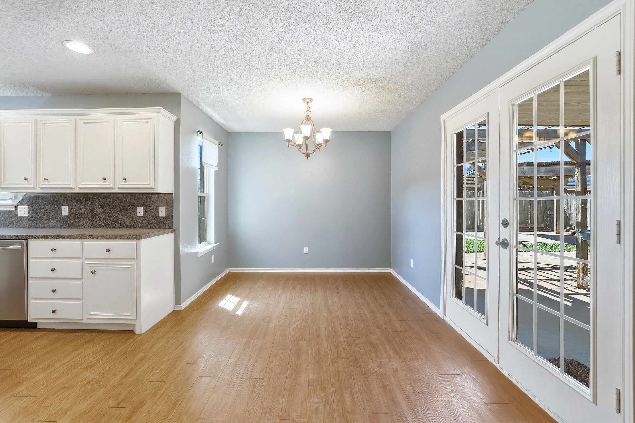 6115 100th Street Lubbock, TX 79424 - Photo 13 of 37 11_6115_100th_st_lubbock_tx_3_007