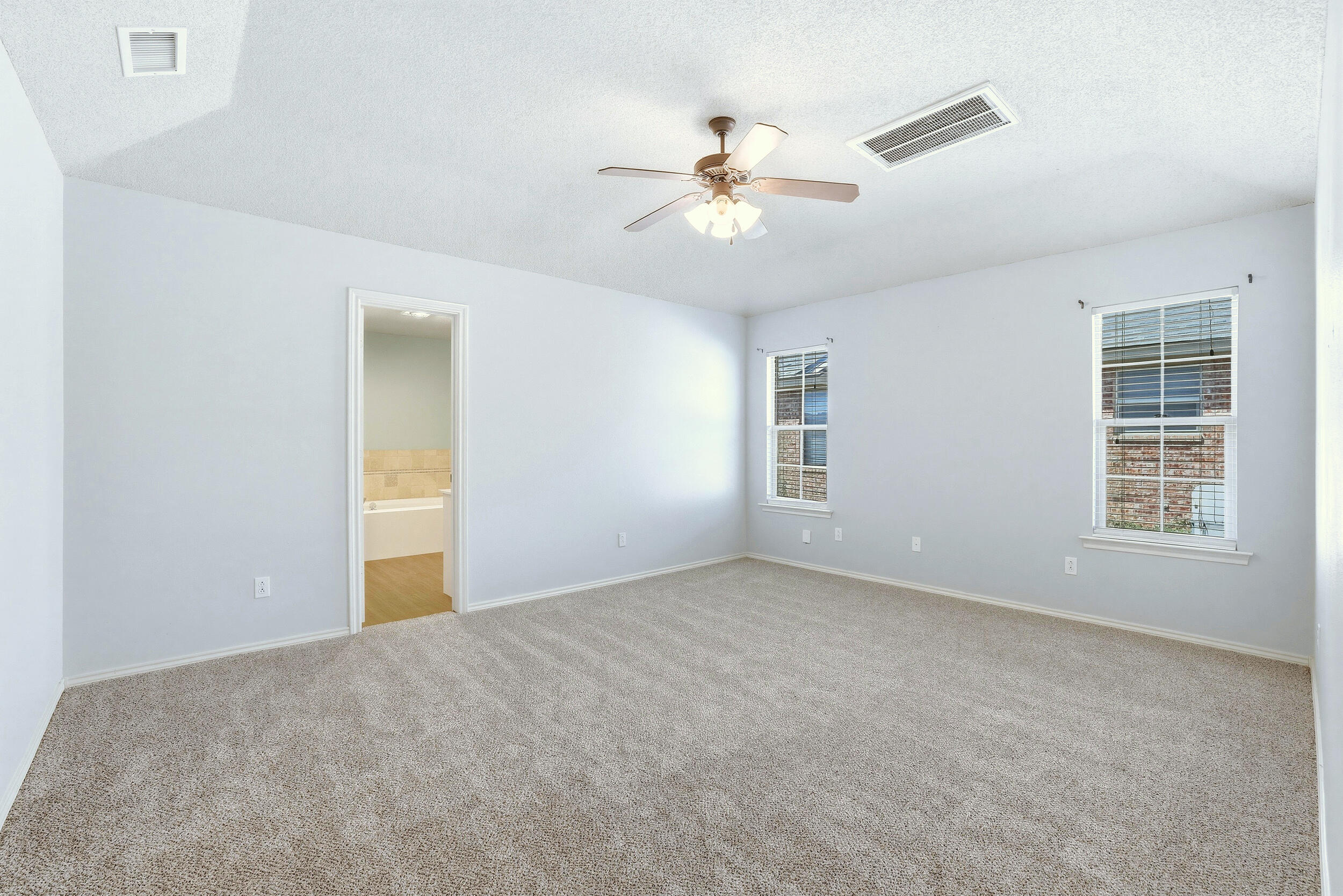 6115 100th Street Lubbock, TX 79424 - Photo 16 of 37 14_6115_100th_st_lubbock_tx_3_009