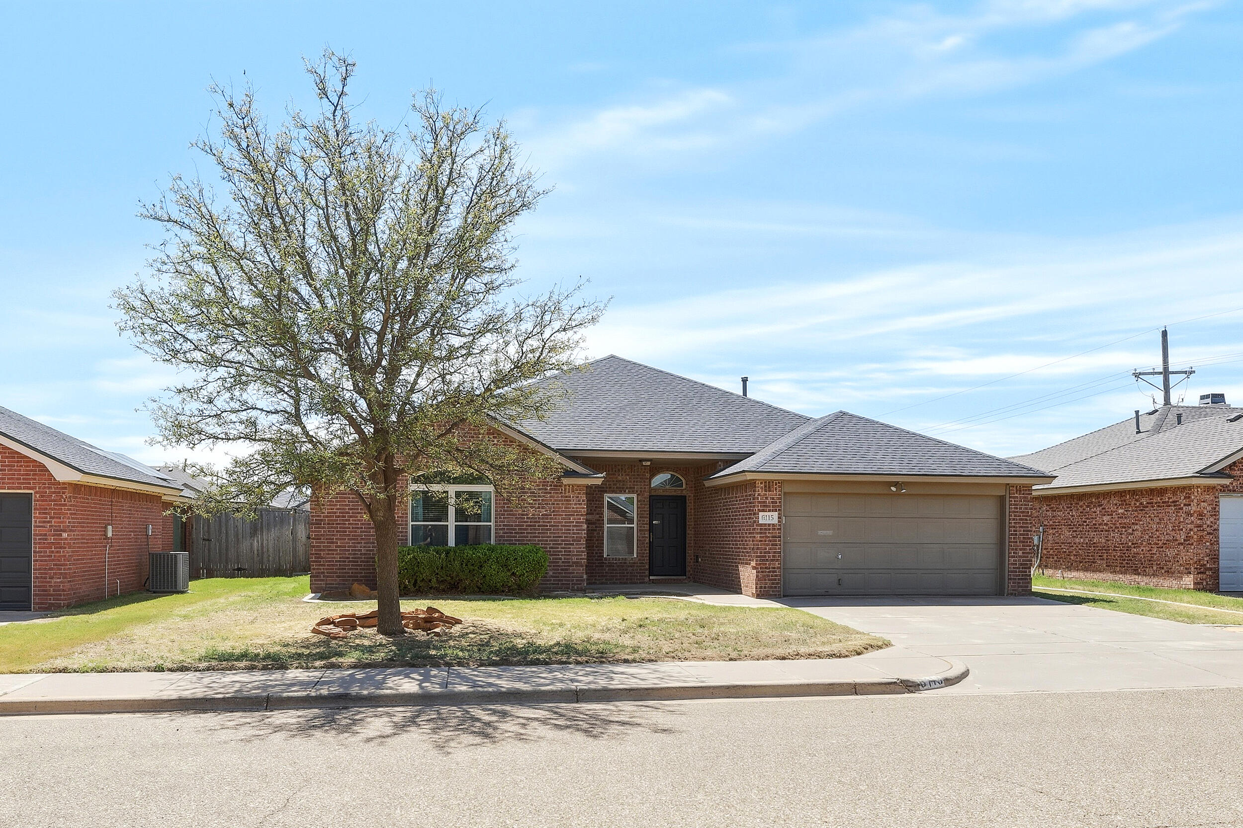 6115 100th Street Lubbock, TX 79424 - Photo 2 of 37 3_6115_100th_st_lubbock_tx_3_032