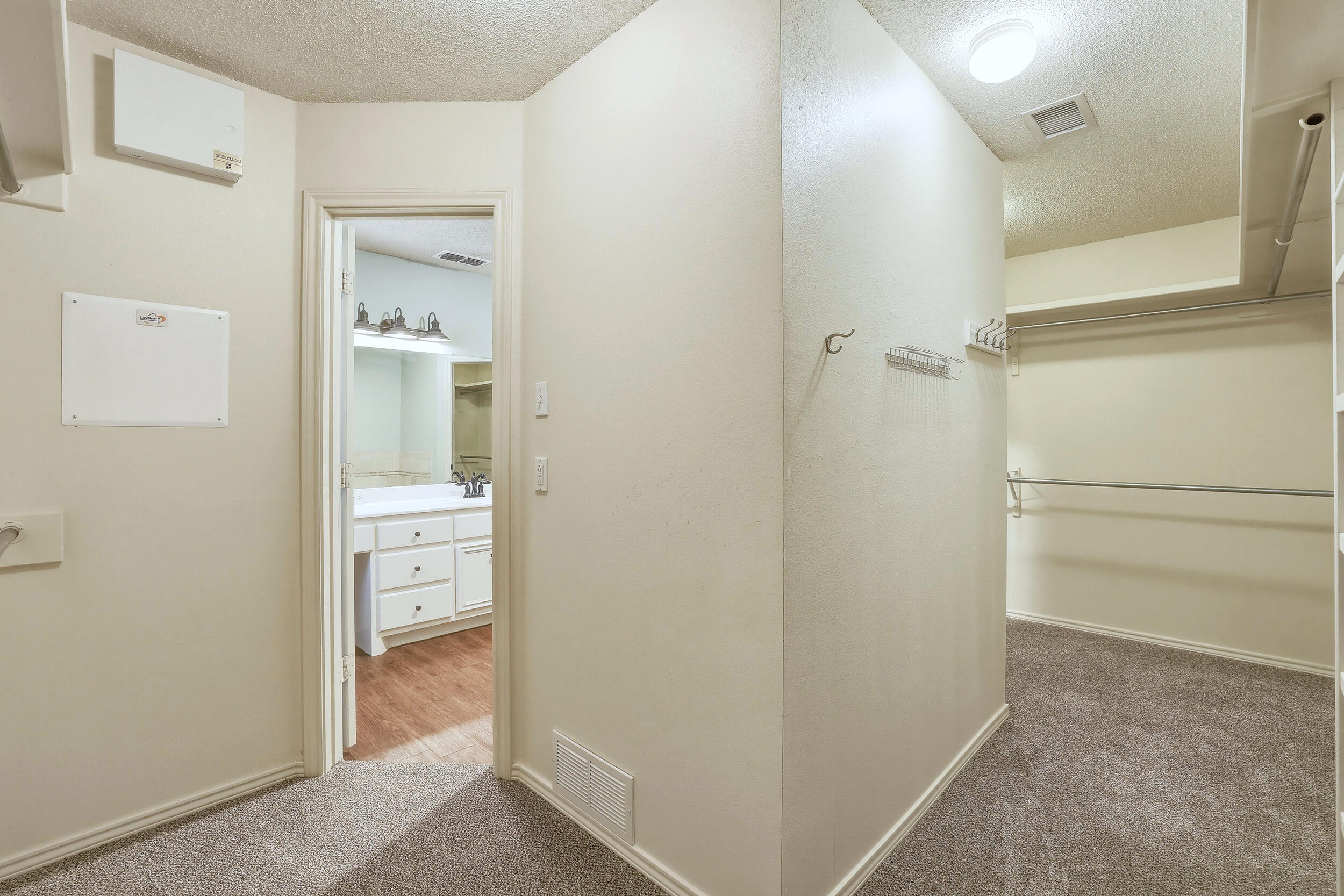 6115 100th Street Lubbock, TX 79424 - Photo 22 of 37 22_6115_100th_st_lubbock_tx_3_016