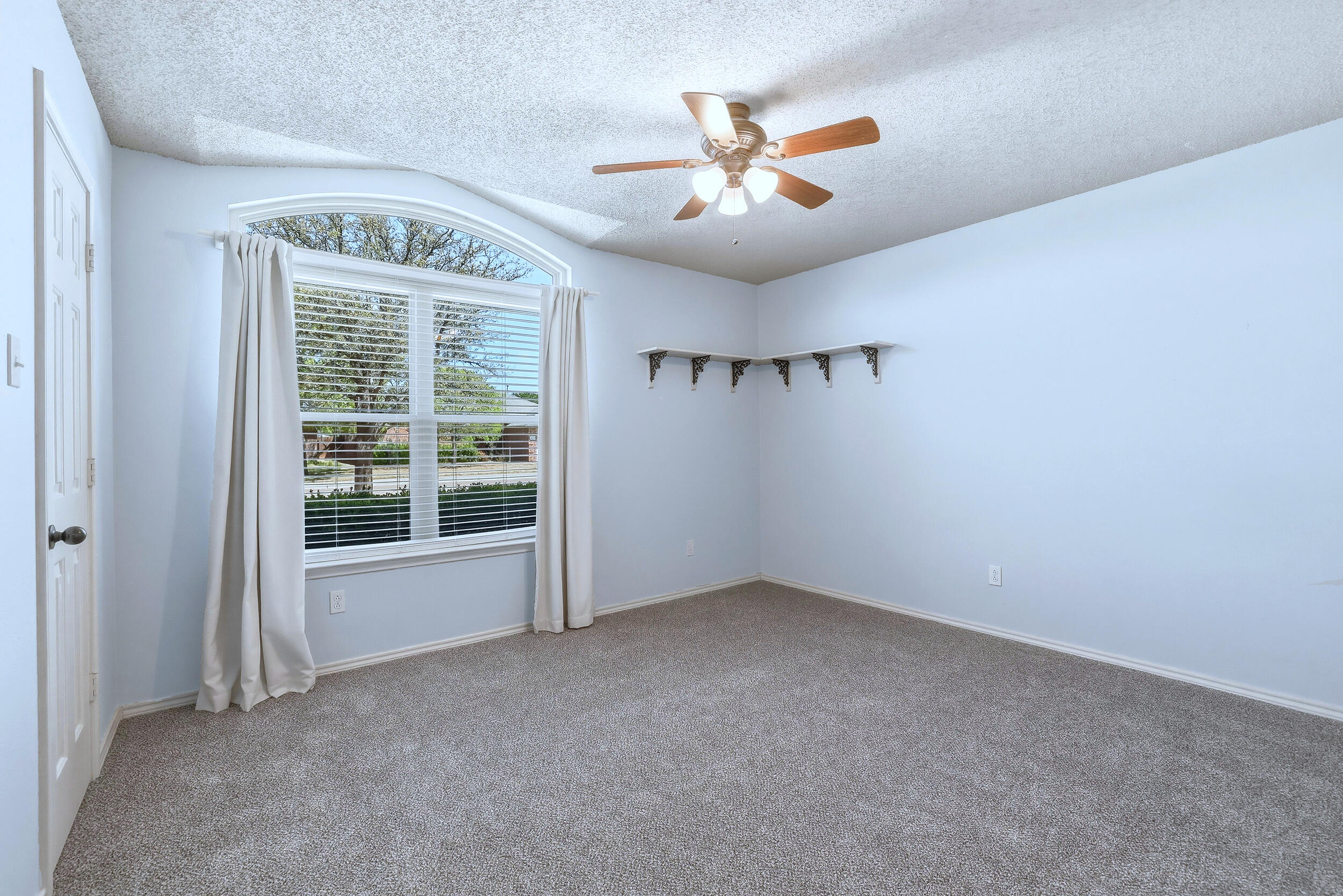 6115 100th Street Lubbock, TX 79424 - Photo 23 of 37 23_6115_100th_st_lubbock_tx_3_017