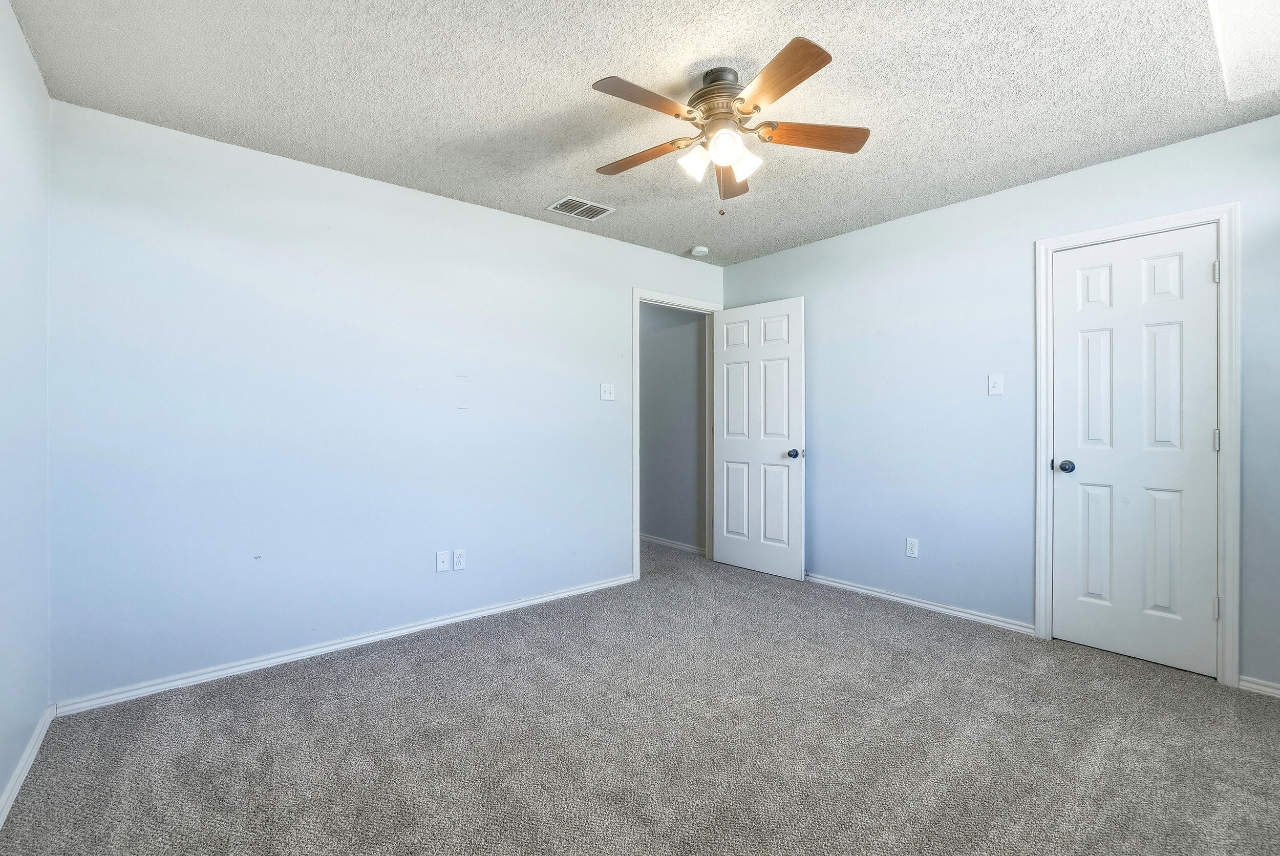 6115 100th Street Lubbock, TX 79424 - Photo 25 of 37 24_6115_100th_st_lubbock_tx_3_018