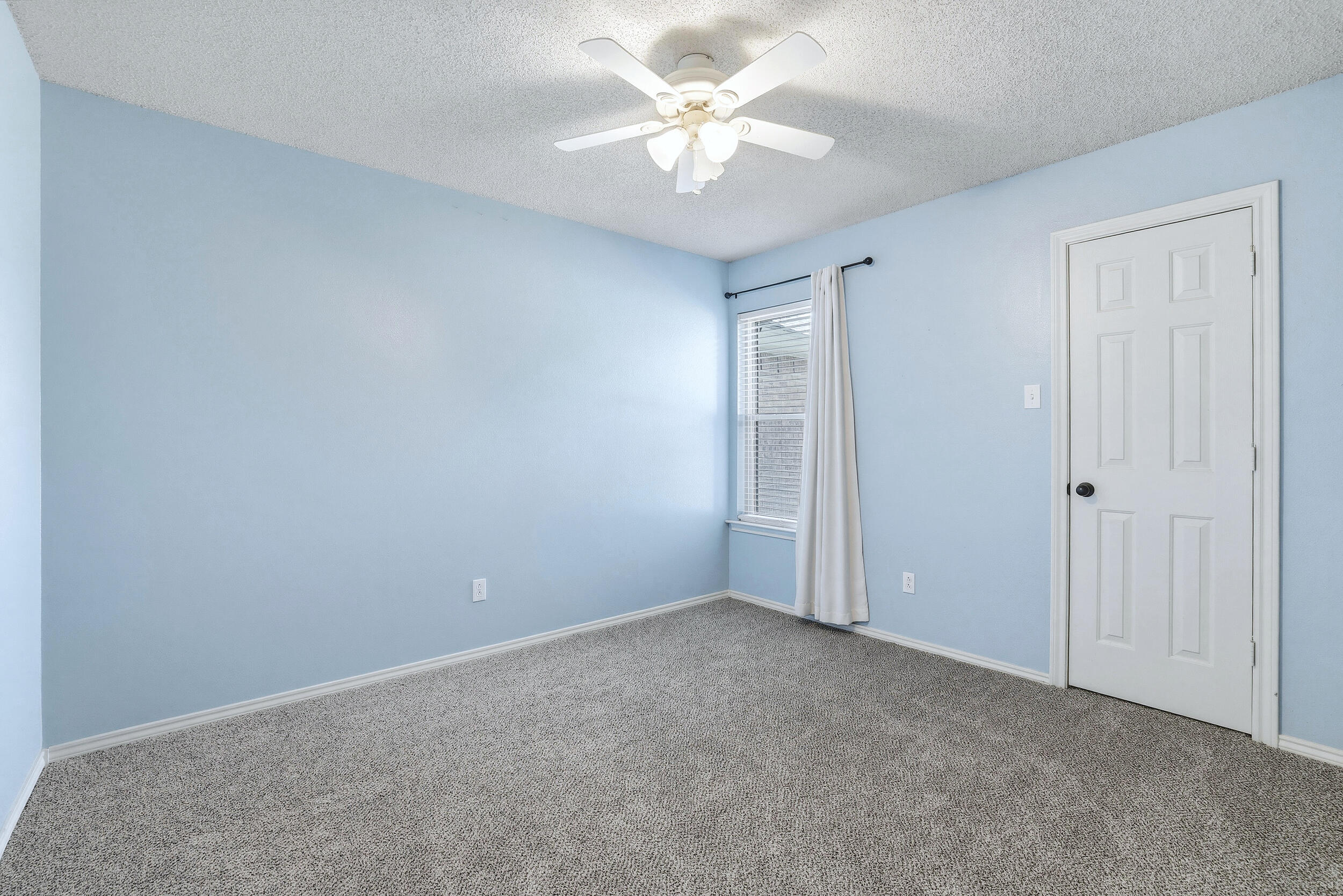 6115 100th Street Lubbock, TX 79424 - Photo 27 of 37 25_6115_100th_st_lubbock_tx_3_019