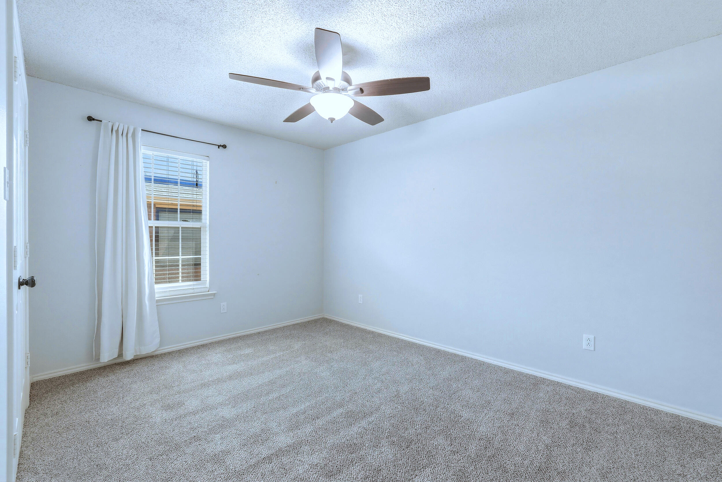 6115 100th Street Lubbock, TX 79424 - Photo 29 of 37 27_6115_100th_st_lubbock_tx_3_022