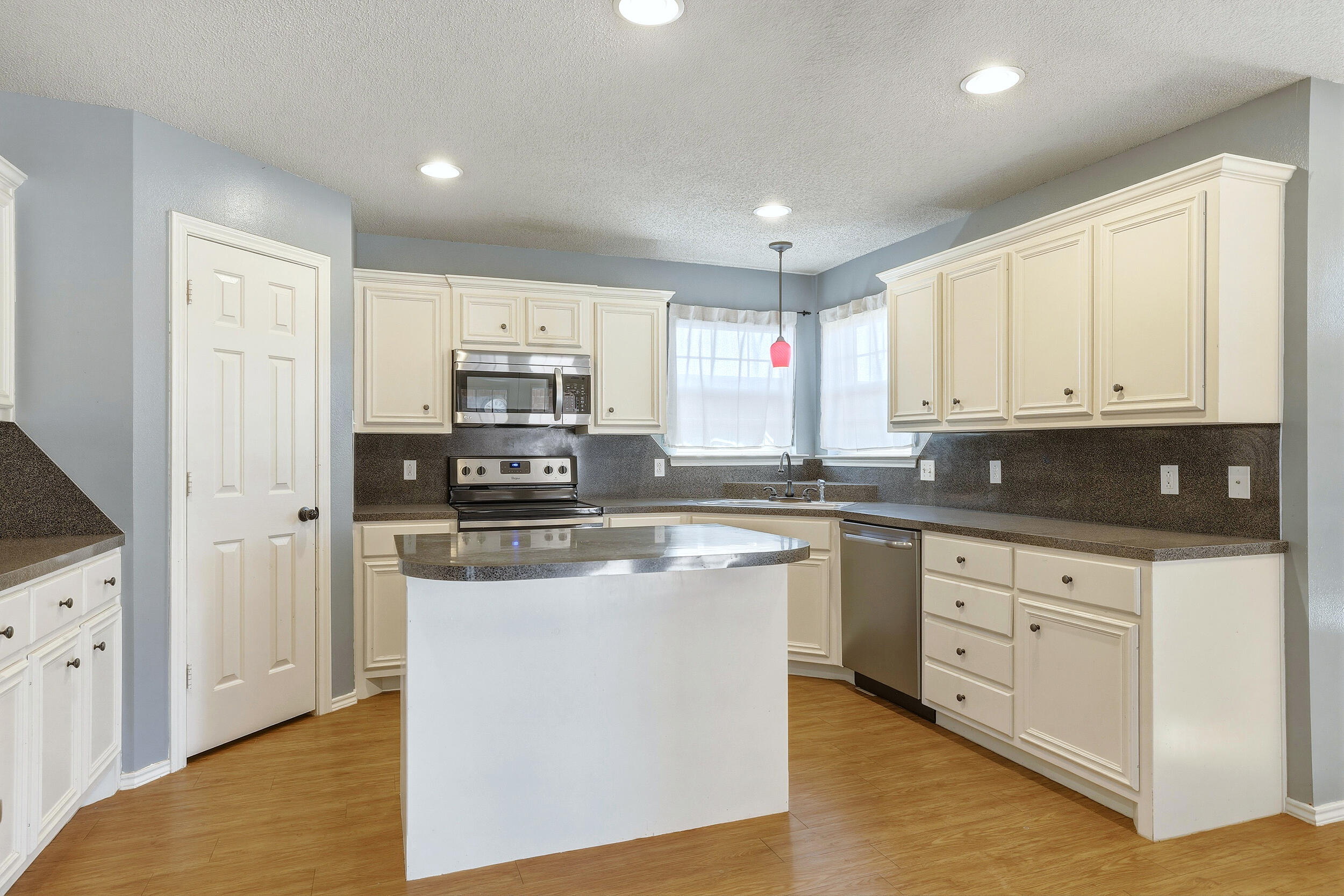 6115 100th Street Lubbock, TX 79424 - Photo 10 of 37 12_6115_100th_st_lubbock_tx_3_006