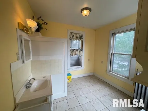 $40,000 | 704 South Lafayette Street, Macomb, IL 61455