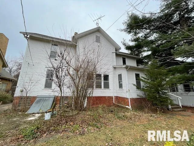 $59,500 | 704 South Lafayette Street, Macomb, IL 61455