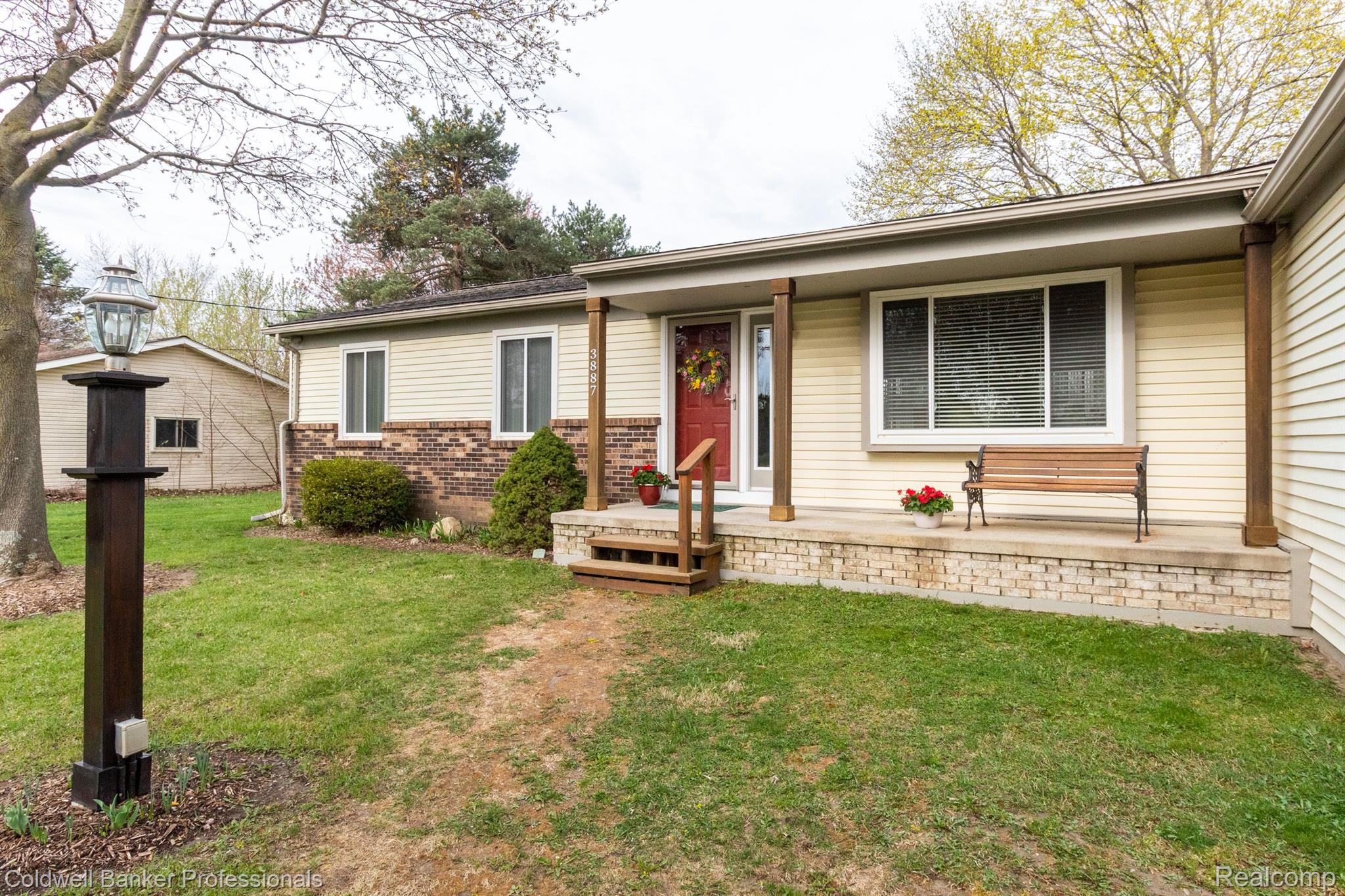 3887 Thomas Road Oxford, MI 48371 - Photo 3 of 53 Gallery Image 3
