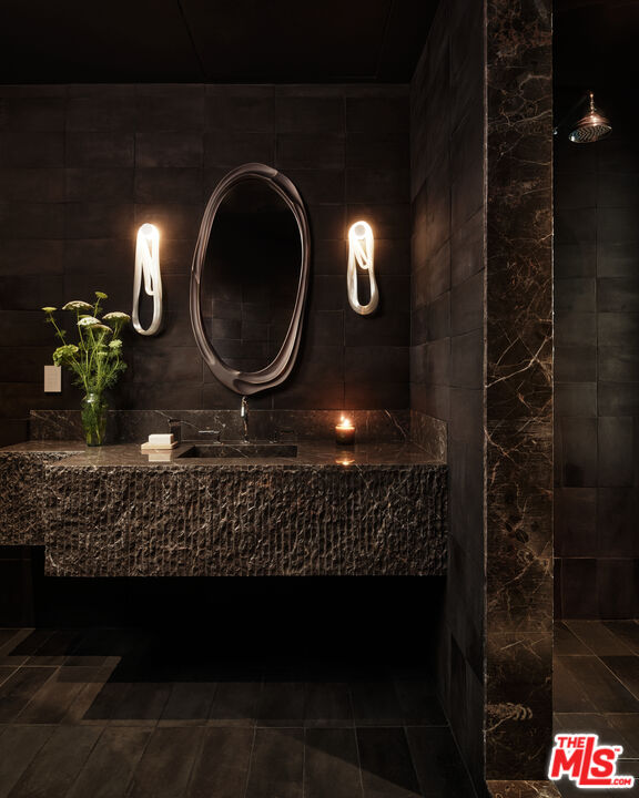 851 Strada Vecchia Road Los Angeles, CA 90077 - Photo 18 of 29 Gallery Image 18