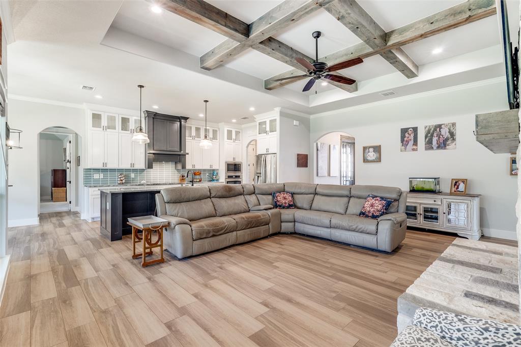 1036 Kessler Road Weatherford, TX 76087 - Photo 8 of 35