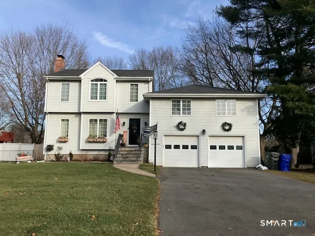 $575,000 | 14 Ivy Lane, Wethersfield, CT 06109