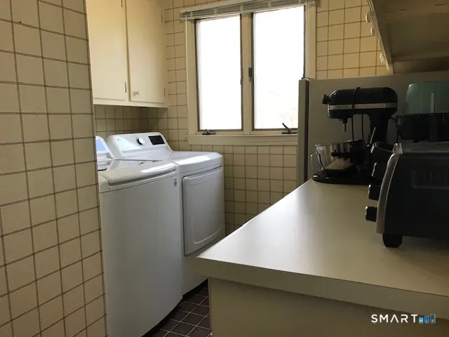 $575,000 | 14 Ivy Lane, Wethersfield, CT 06109