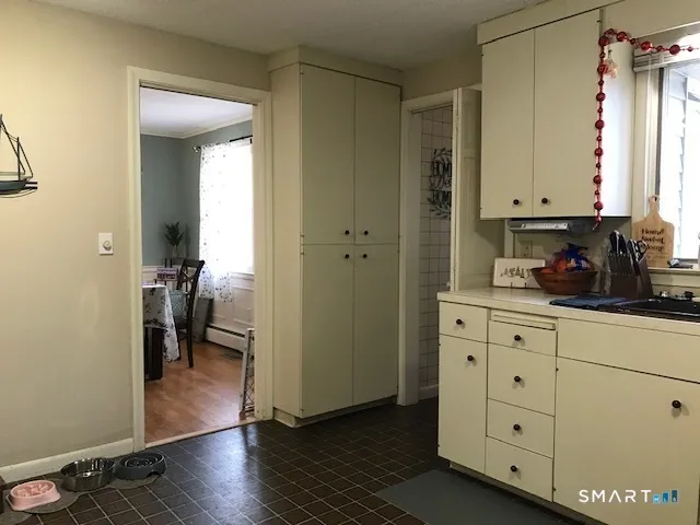 $575,000 | 14 Ivy Lane, Wethersfield, CT 06109