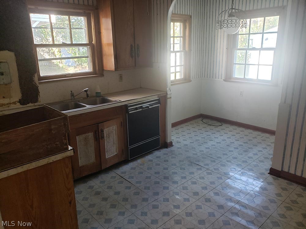 3655 Cummings Road Cleveland, OH 44118 - Photo 17 of 19 Gallery Image 17