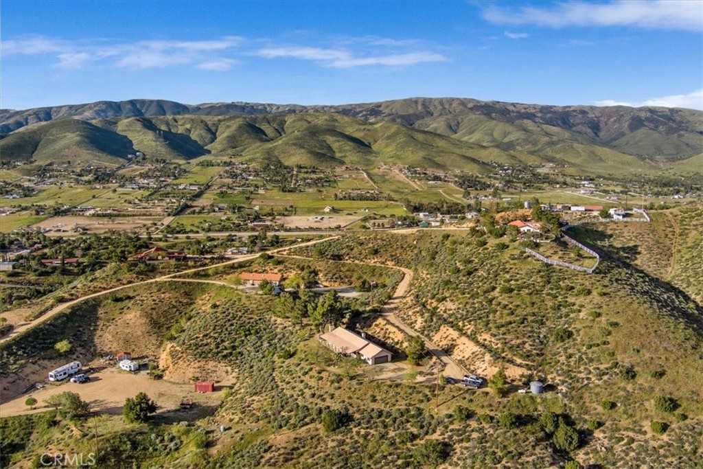 9060 Yucca Hills Road Agua Dulce, CA 91390 - Photo 41 of 44