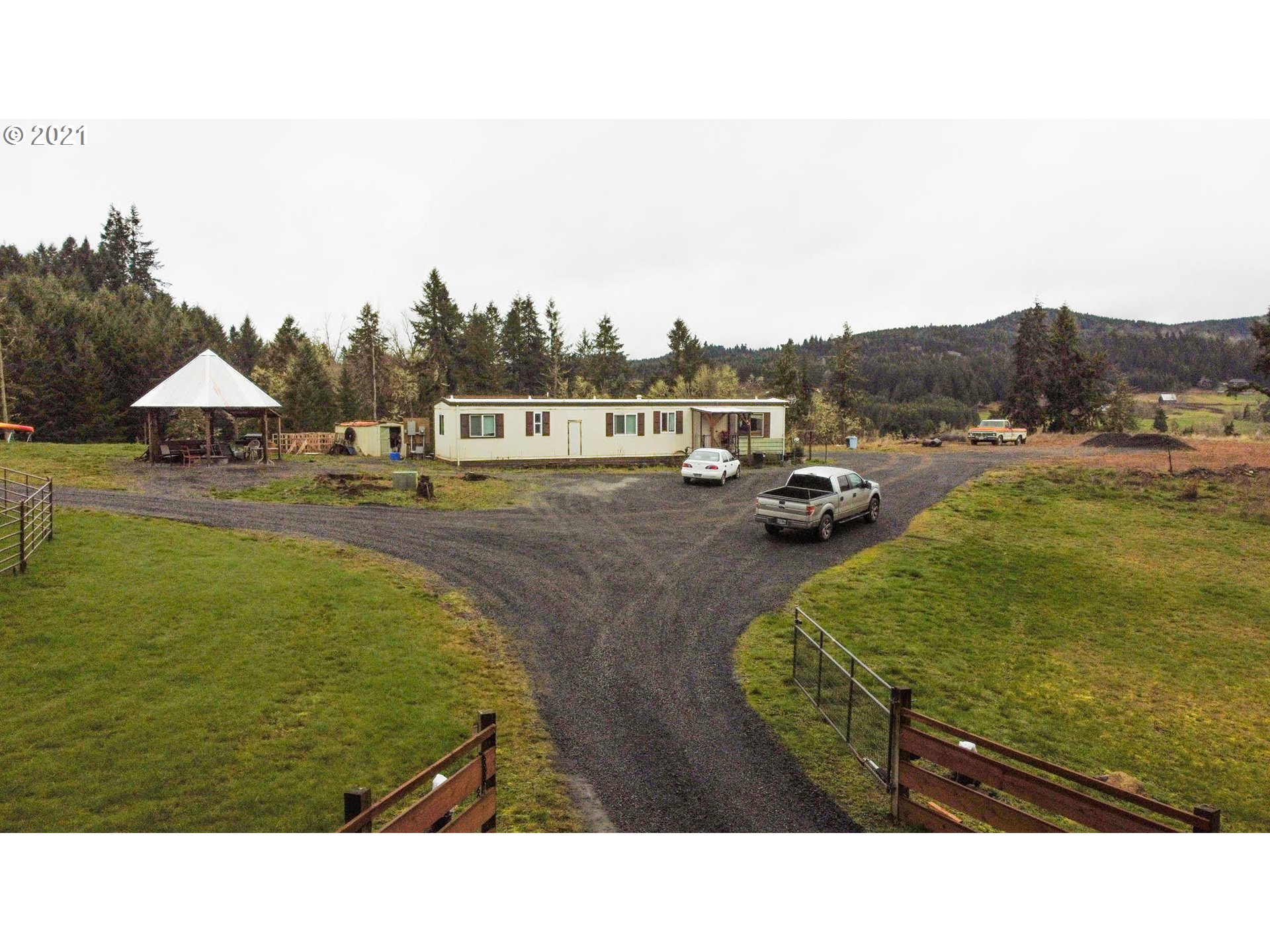 78558 Bryson Sears Road Cottage Grove, OR 97424 - Photo 9 of 20