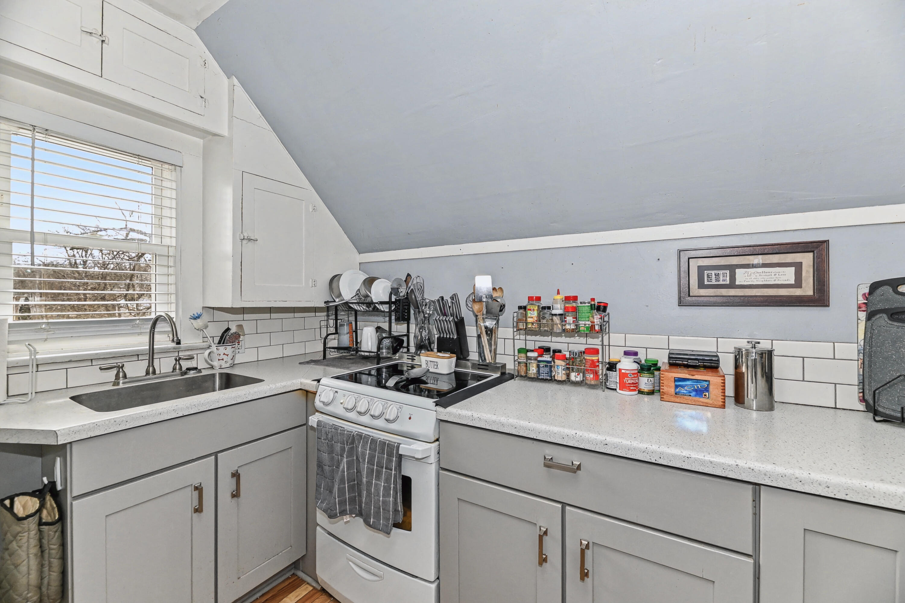 127 Clark Street Pewaukee, WI 53072 - Photo 25 of 38 Unit 2 Kitchen