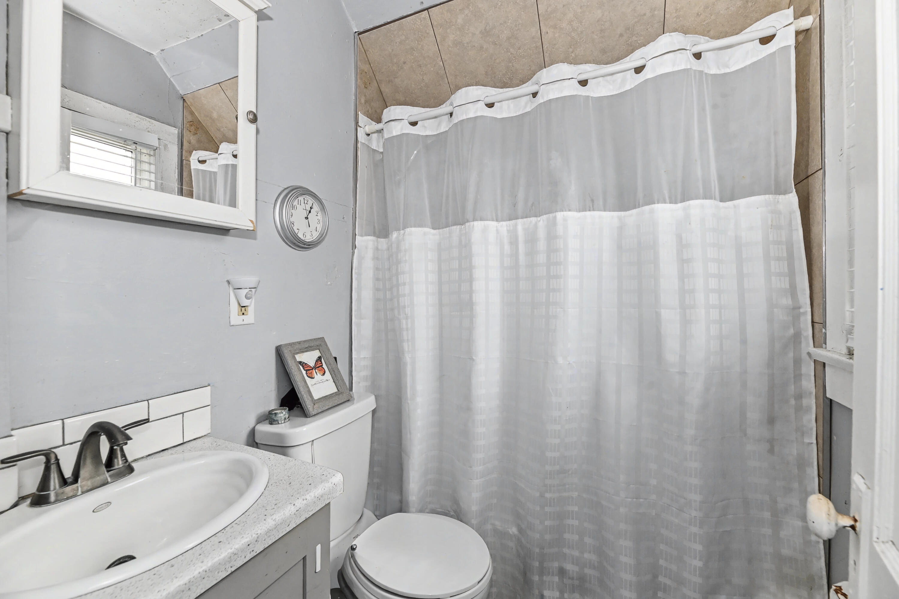 127 Clark Street Pewaukee, WI 53072 - Photo 26 of 38 Unit 2 Bathroom