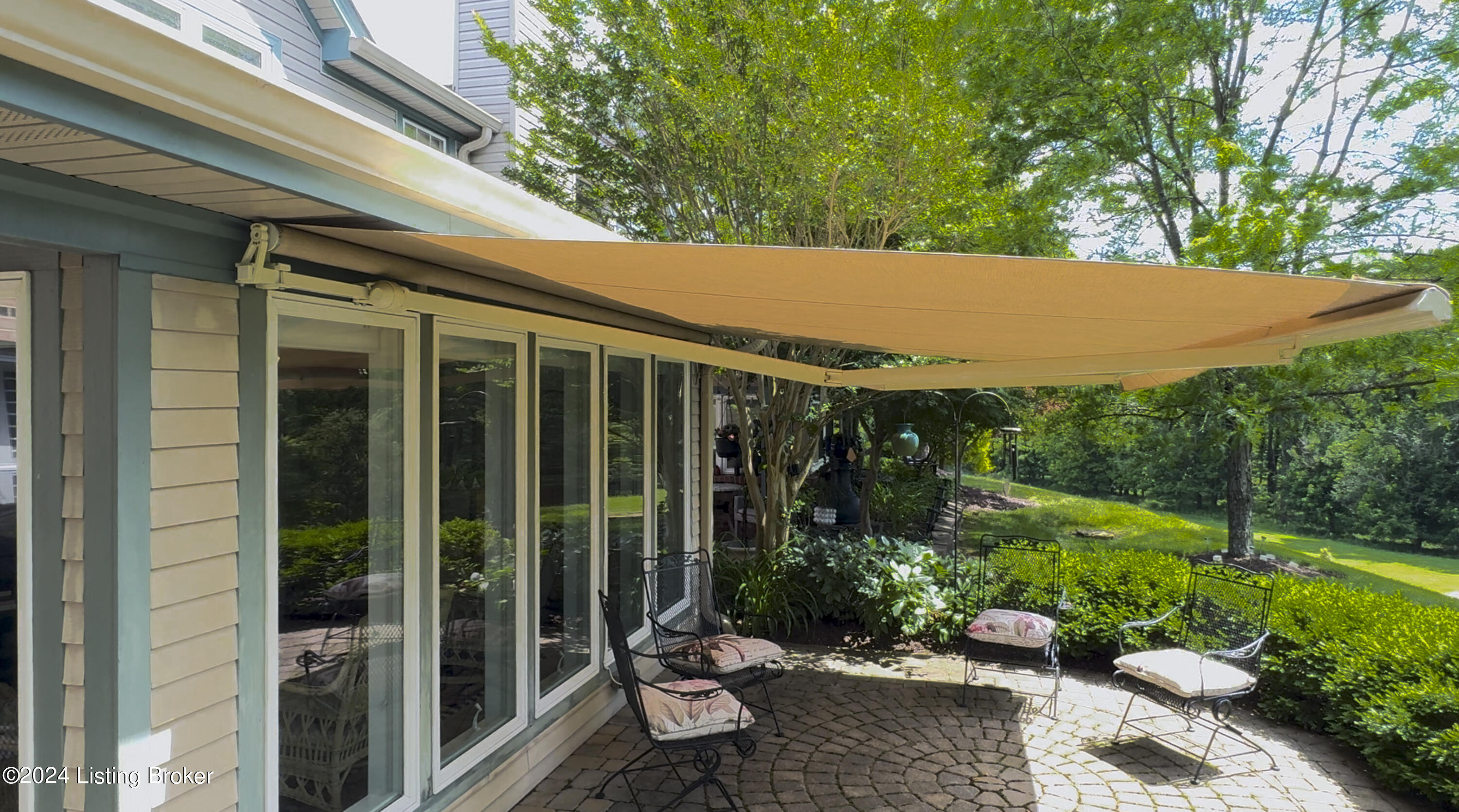 5704 Harrods Run Road Prospect, KY 40059 - Photo 44 of 58 Patio Sunbrella Remote Sunshade!
