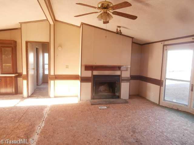 4936 Poplar Ridge Road Trinity, NC 27370 - Photo 10 of 11 Den/Family/Great Room.