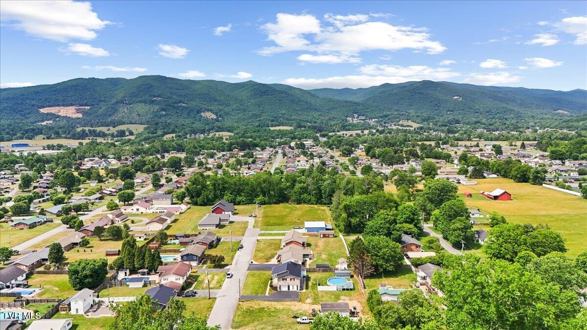 1012 South Gate Drive Elizabethton, TN 37643 - Photo 52 of 58 55-DJI_20260519153000_0121_D