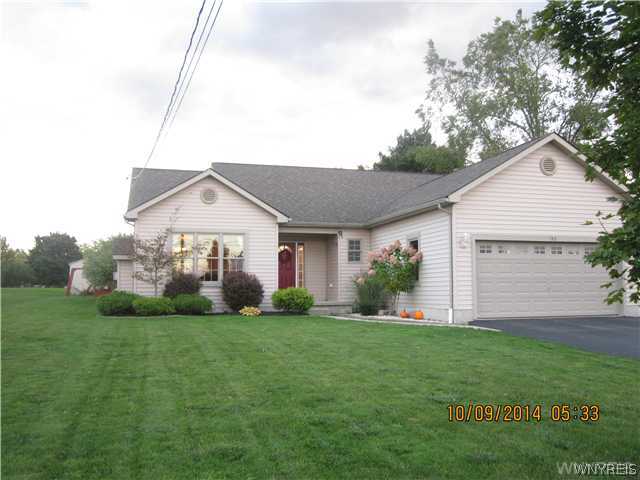 153 Brunck Road Lancaster, NY 14086 - Photo 1 of 1 Exterior Front. Great "curb appeal", nice landscap