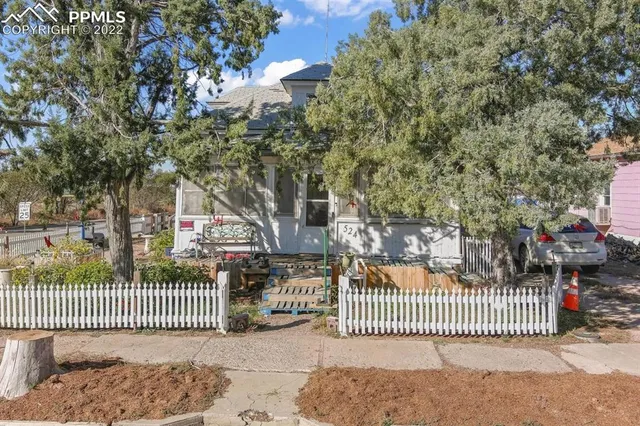 an outdoor view of a house