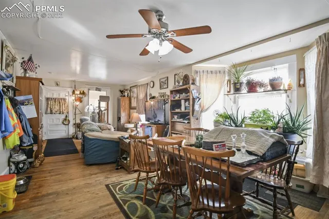 a view of a livingroom and dining room