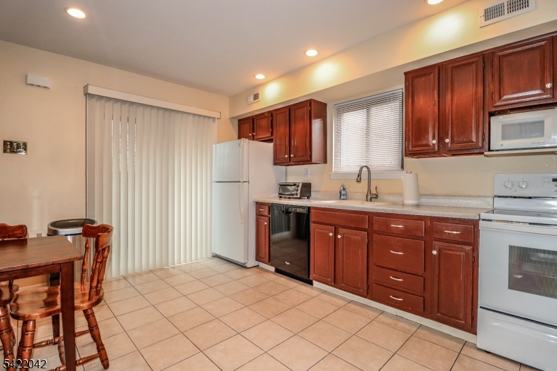 498 Auten Road Hillsborough, NJ 08844 - Photo 13 of 28