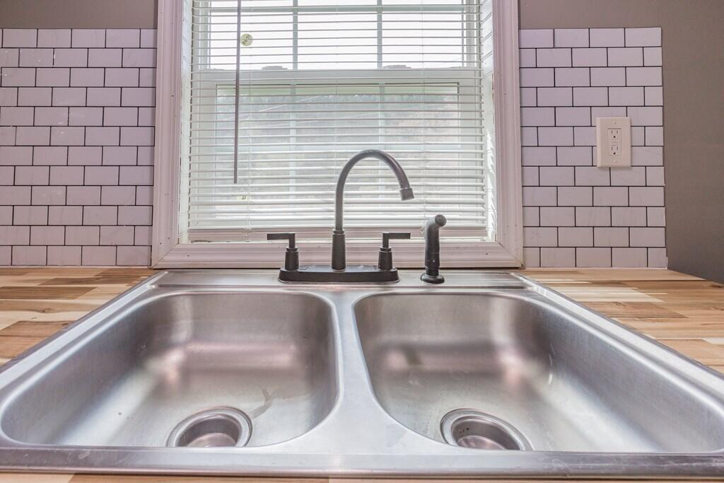 74 Gregory Neal Road Crandall, GA 30711 - Photo 7 of 32 123581_17
