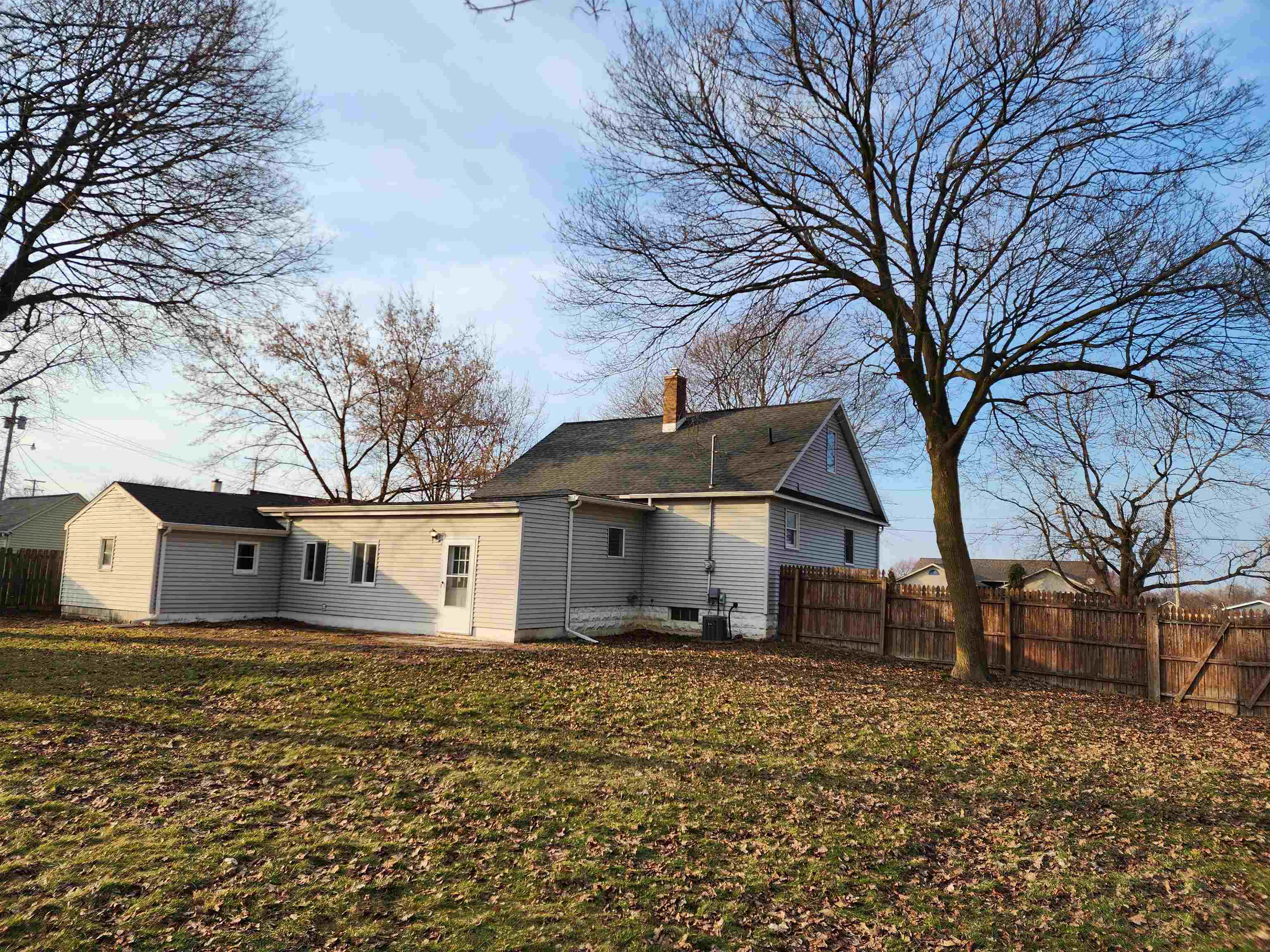 1702 Cass Avenue Road Bay City, MI 48708 - Photo 4 of 23