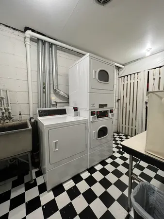 $1,450 | 516 West Melrose Street, Unit 405, Chicago, IL 60657