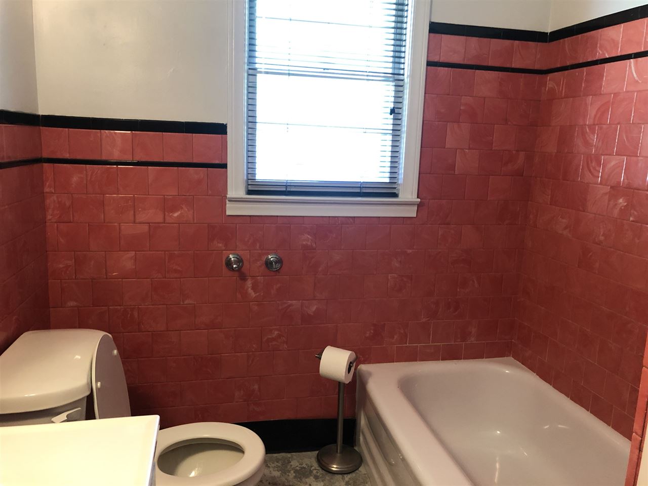 4252 North Center Road Flint, MI 48506 - Photo 13 of 47 31389533-12.JPG