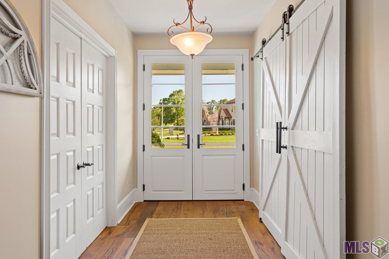 16749 Centurion Avenue Baton Rouge, LA 70816 - Photo 19 of 34 Foyer