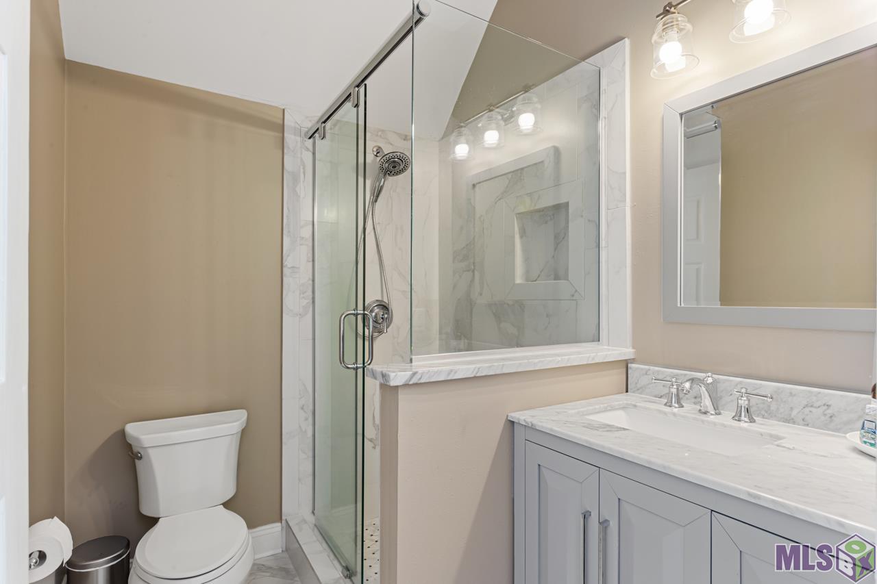 16749 Centurion Avenue Baton Rouge, LA 70816 - Photo 23 of 34 Guest Suite Bath
