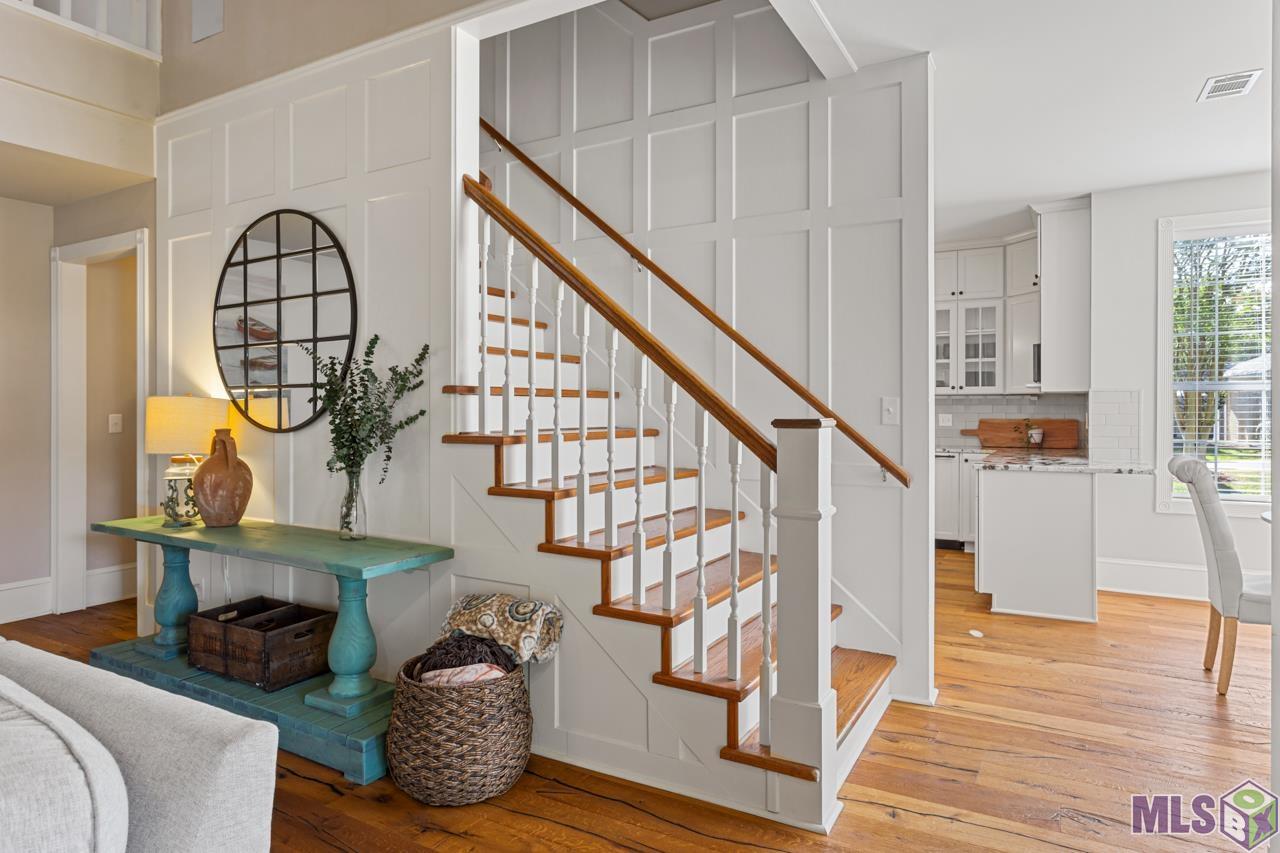 16749 Centurion Avenue Baton Rouge, LA 70816 - Photo 7 of 34 Stairway