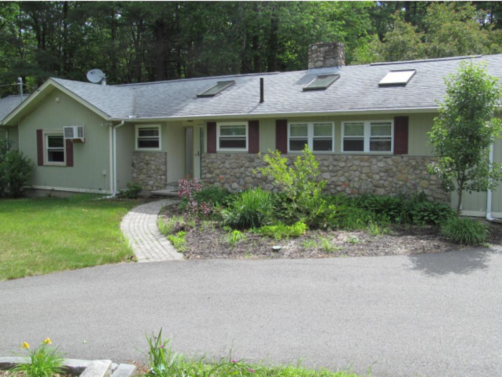 4 Hammar Road Nashua, NH 03062 - Photo 1 of 32