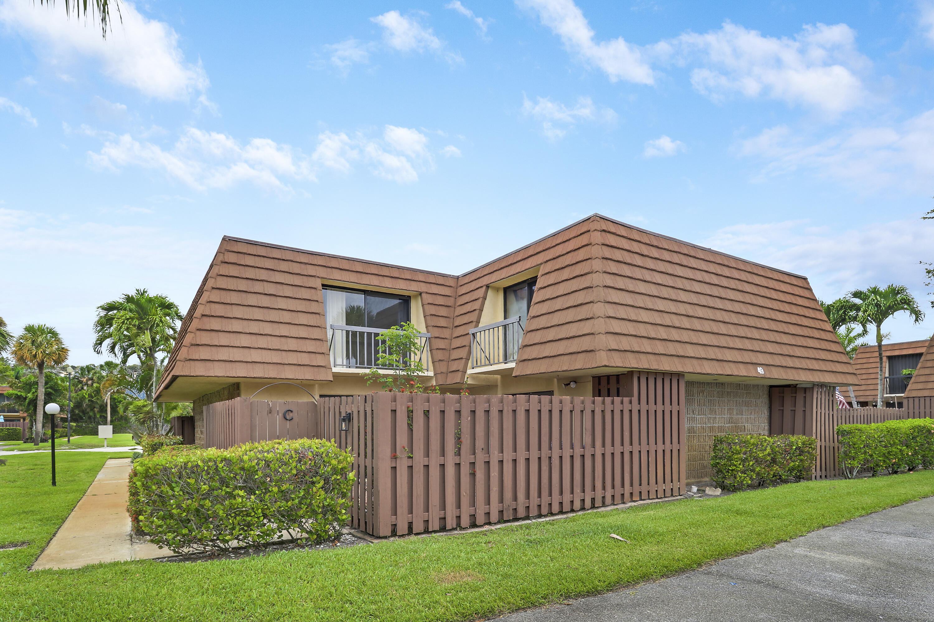 825 Center Street, Unit 49C Jupiter, FL 33458 - Photo 4 of 62 House2-32