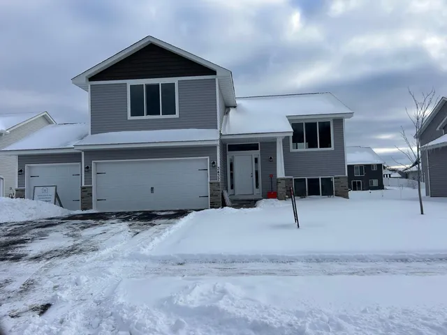 $379,900 | 3432 237th Avenue Northwest, St. Francis, MN 55070