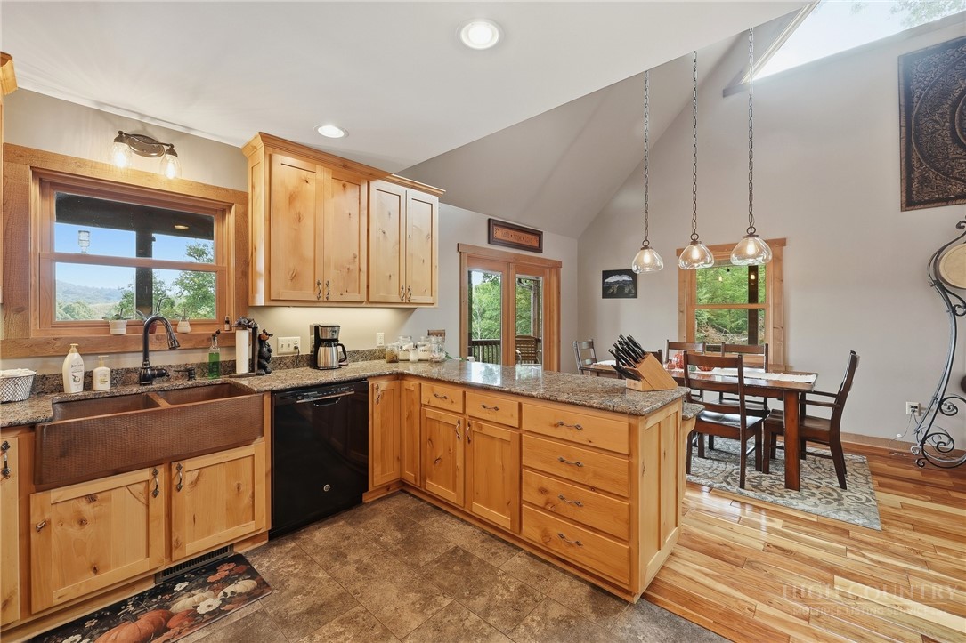 1400 Rustic Road West Jefferson, NC 28694 - Photo 16 of 50 Gallery Image 16